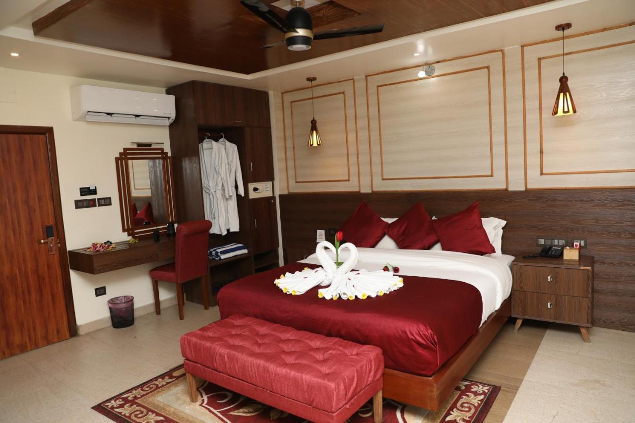 Kc'S Home Sauraha Exterior foto