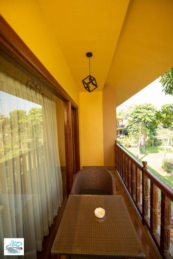 Kc'S Home Sauraha Exterior foto
