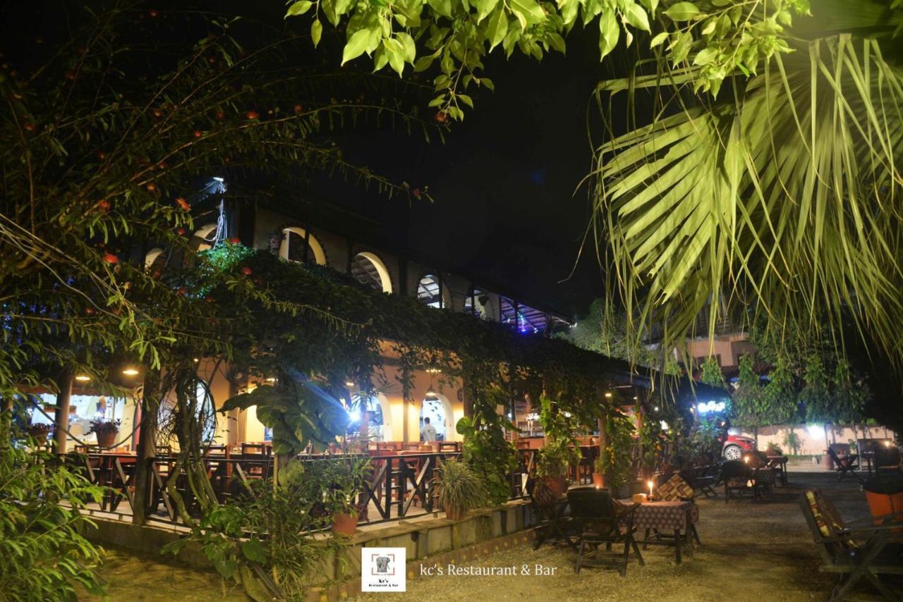 Kc'S Home Sauraha Exterior foto